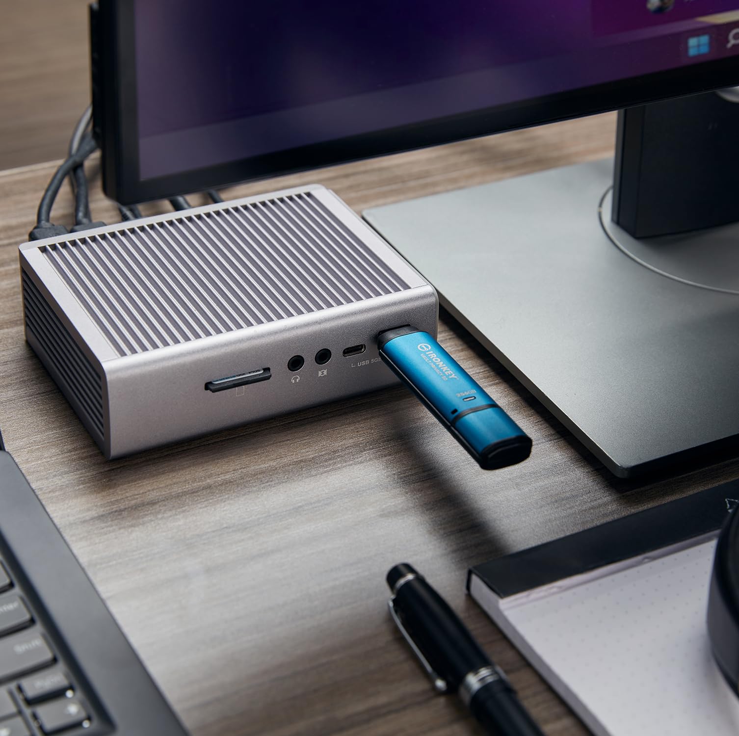 kingston-ironkey-vault-privacy-50-32gb-drive-usb-fips-197-aes-256-bit image 6
