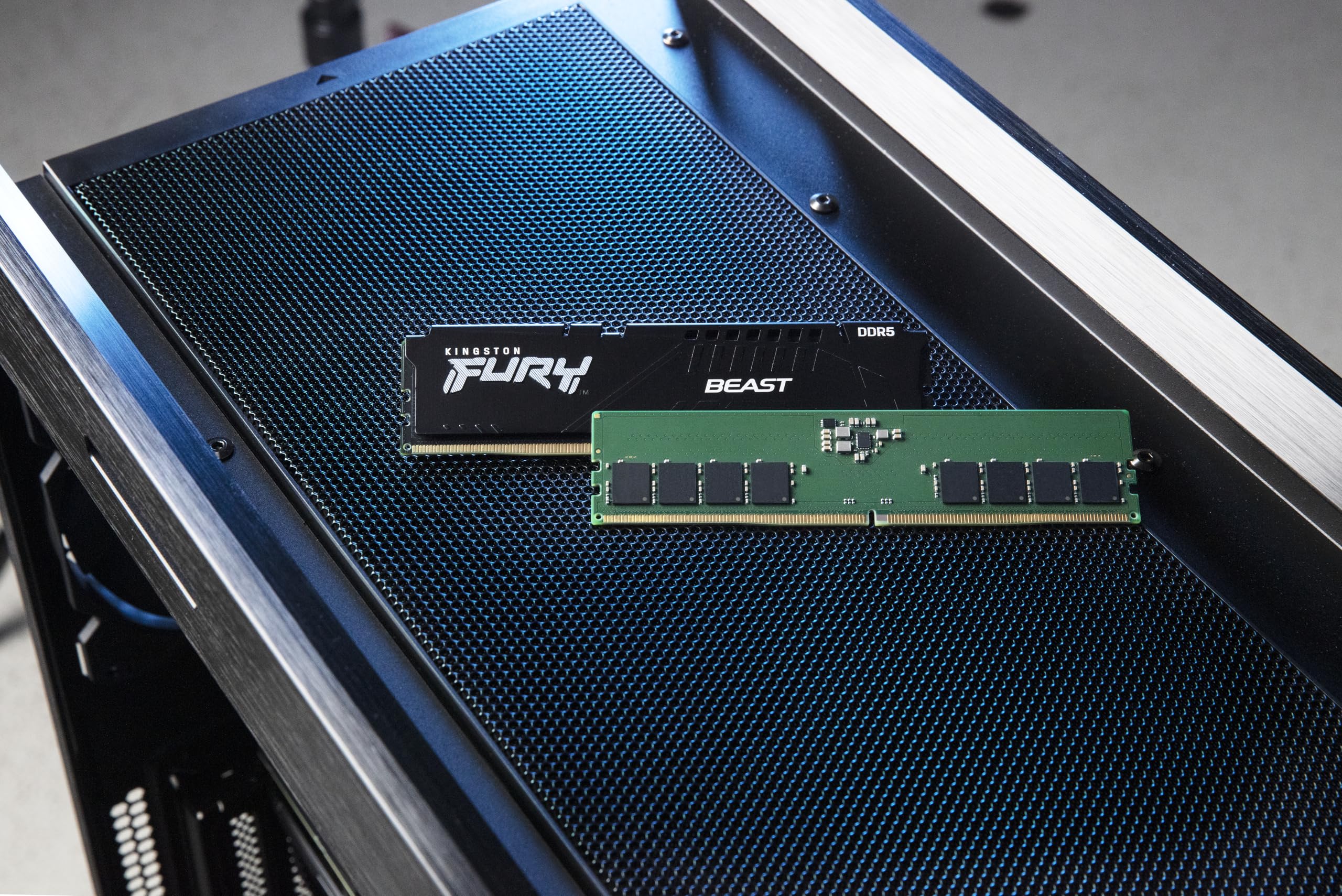 kingston-valueram-ddr5-32-gb-5600-mt-s-cl46-non-ecc-unbuffered-dimm-kvr56u46bs8- image 5