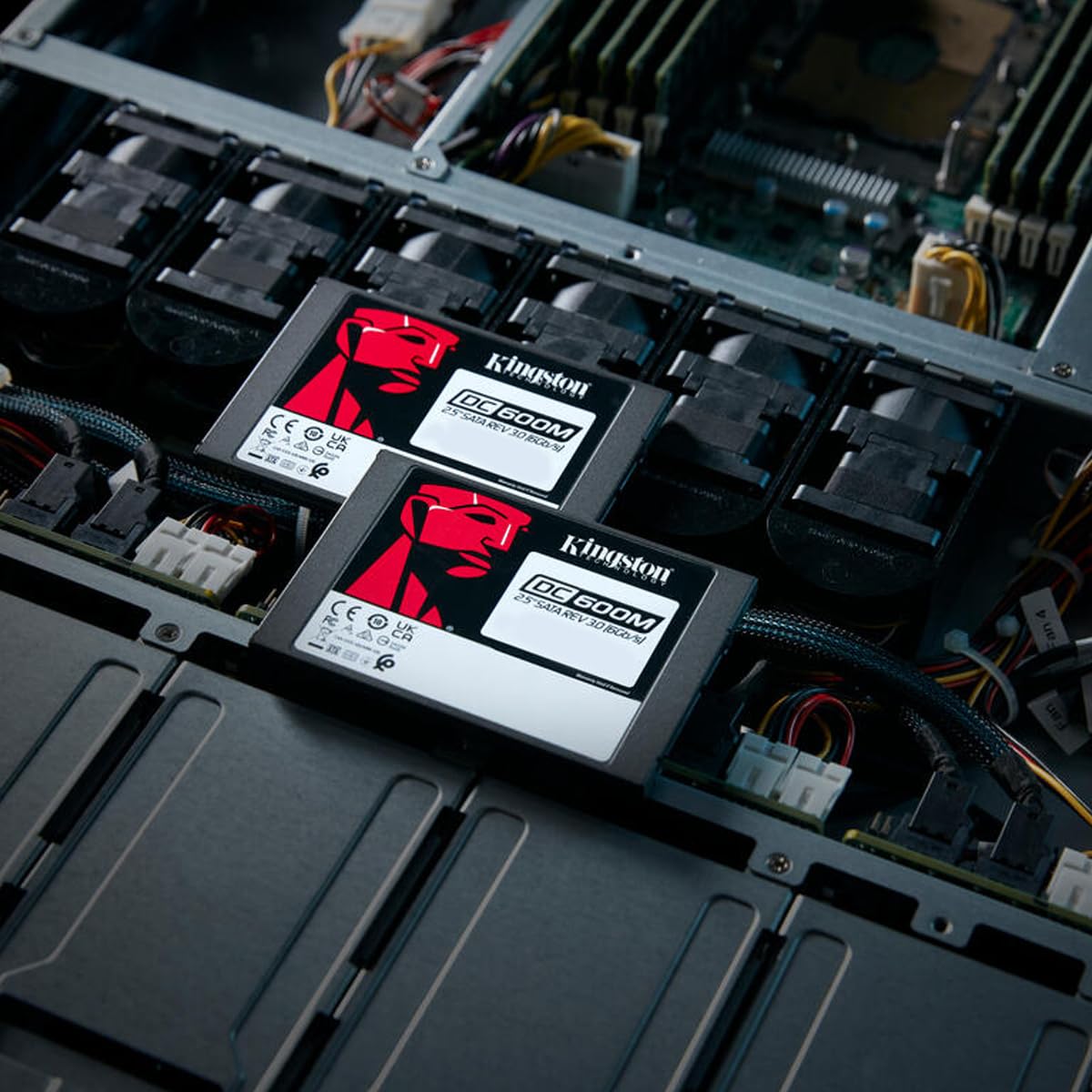 kingston-dc600m-960gb-ssd-2-5-sata-enterprise-a-uso-misto image 4