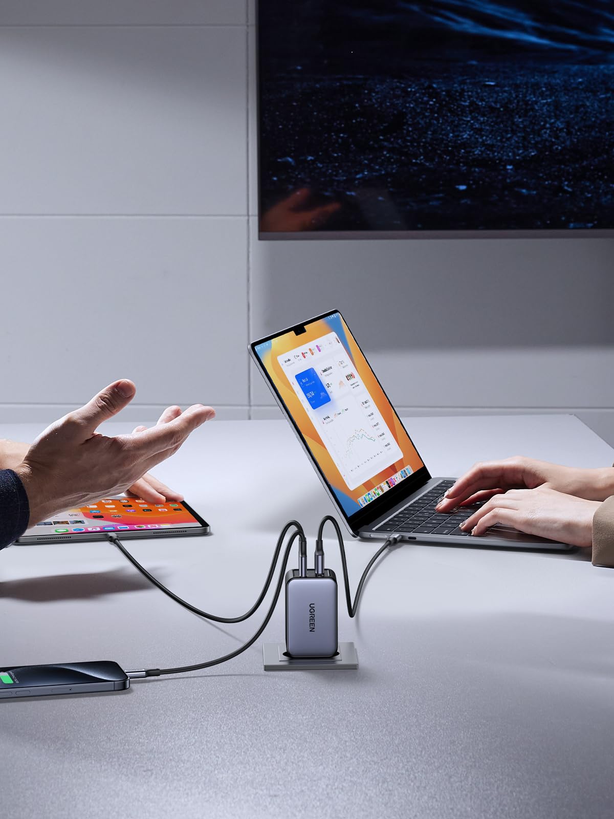ugreen-nexode-caricatore-gan-65w-a-4-porte-3-usb-c-usb-a-ganinfinity image 7